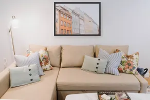 Light-filled 1br & outdoor escape with city access - Image 5
