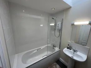 Beautiful 2 bedroom apartment fully furnished - Image 3