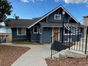 Lake front Hm w/private dock & beach - Image 2