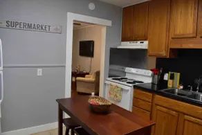 LSU Garfield Cottage- whole house with King and Queen beds! - Image 3