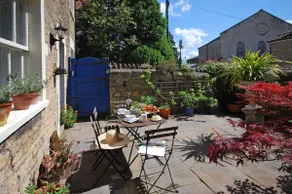 Charming Cottage in the Heart of Frome with parking - Image 5