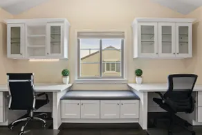 King Suite w/ Balcony View. Work Space, Garage, AC - Image 2