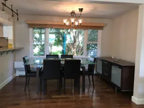 Prime Location - Beautiful 2-bd condo, Parking, AC - Image 5