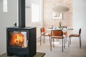 Cotswold Stone Cottage avec un intérieur élégant, des canapés et des lits confortables et un patio ensoleillé - Image 2