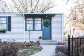 ★ Fun Retro Bungalow Close to Airport & Downtown ★ - Image 2