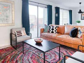 Cozy Hillside Home With Very Fast Wi-Fi - Image 3