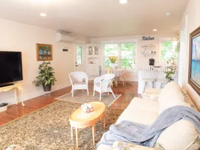 New 1 BR Furnished Guesthouse in Warm 840SF - Image 3