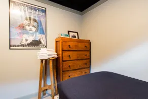 Soak Up Mid-Century Style in Wrigleyville and Boystown - Image 2