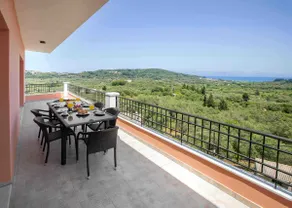 Spacious House with extraordinary view in Corfu - Image 2