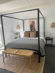 Lakeside Boathouse - Stylish 2 bedroom 2 bathroom Lakeside Cottage sleeps 6 - Image 3