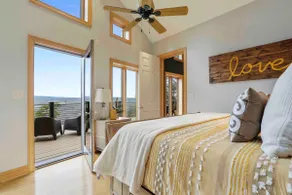 Summer FUN•WowTHE View•Superhost•RELAXClose t Town - Image 2