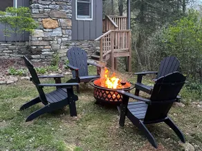 Hilltop Hideaway- Cozy Cabin w/ Fireplace, Private Deck/Yard, Family Friendly! - Image 2