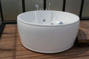 Limited to one group per day | 3 bathrooms and 4 toilets | Luxury villa 2 minutes on foot to the sea | Rooftop heated jacuzzi | Natural grass dog run - Image 4