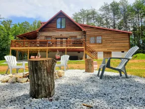 Three Bears Cabin - Unique Four Bedroom Luxury Cabin with Hot Tub! - Image 4