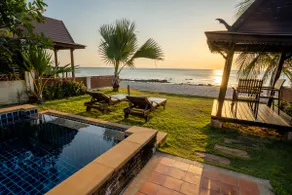 Beachfront Villa 2 Bedrooms with Private Pool - Image 3