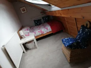 Private attic flat, close to the Peaks and City. - Image 4