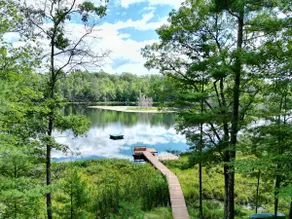 Dog friendly, lakefront home perfect for families - Image 2