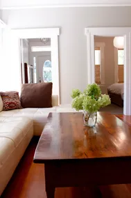 Chic Downtown Designer Apt ~ 750 sq ft. - Image 2
