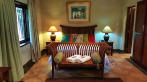 Superb cottage right next to the Kruger! - Image 3