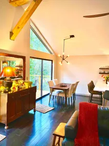 Secluded Tree House Chalet - Image 4