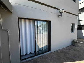 Spacious Queen Open-Plan Unit (Ground Floor) - Image 3