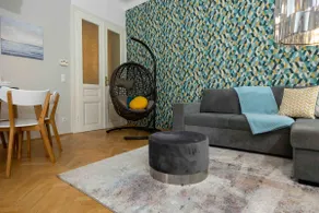 Near Hauptbahnhof | Easy checkin central Apartment - Image 4