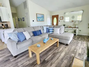 Ocean Parkway Retreat - Image 4