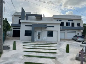 Luxury Studio Apt with Rooftop Pool - Image 2