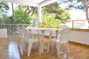 Houm Villa Plaza Arosa - Image 4
