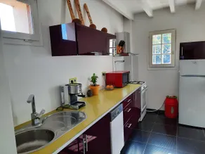 Large apartment with private pool and garden - Image 5