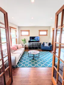 Family Friendly in the Heart of Hertel District! - Image 2