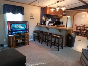 The Pond Shore Lodge, sleeps 4 - Image 4
