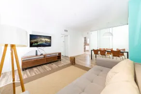 2 Bedroom Luxury Suite near Lincoln Road Mall - Image 4
