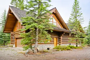 4 Bedroom Log Cabin near Bragg Creek - Image 3