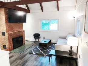 New Stowe remodel, perfect location-many amenities - Image 4