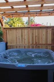 Vista guest suite with hot tub - Image 4
