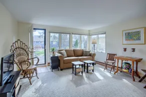 The Garden House 3BR/2BA minutes from UIUC&Stadium - Image 4