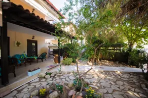 Beautiful Home With Exotic Garden at PEUKOXORI! - Image 3