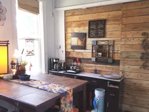 Charming loft style suite - Image 3