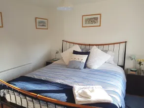 Ideal Getaway Apartment, Close to Beach & Goodwood - Image 4