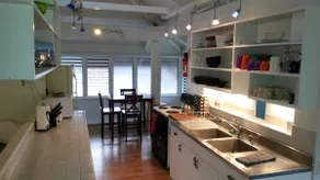 Kailua Beachside 2bed/2Bath Sleeps 8 - Image 2