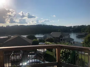 Lake Living - Apartment with a View - Image 5