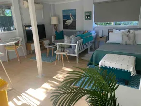 Pelican's Turning: Riverview Elegance in Maclean - Image 2