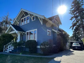 1912 Historic Ballard Craftsman 5 Bed • 2 Bath • Yard • Parking - Image 3
