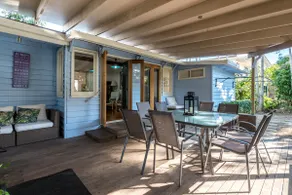 Original Gold Coast family home, pet friendly WiFi - Image 4