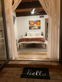 Private Guest Suite with Private Entry - Image 4