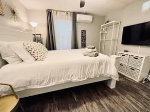 #2 Downtown Unit - Free Parking - Image 2