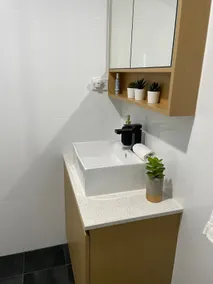 1 bedroom Apartment Perfect location - Image 2