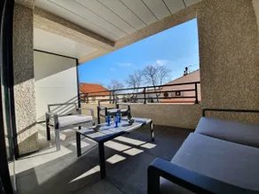 Bright new apartment with parking - Image 4