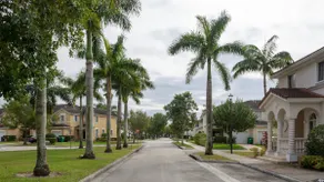Speedway Blvd Townhouse - Image 4